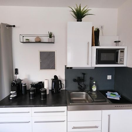 Cozy Jungle Fever - Modernes Apartment Mit Eigenem Parkplatz Magdeburg Exterior foto